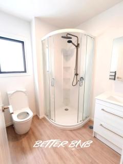 Relaxing Modern Stay in Upper Hutt Central - 7