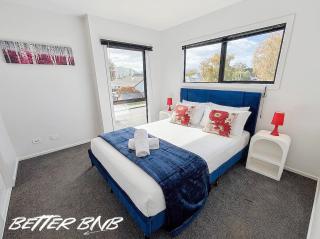 Relaxing Modern Stay in Upper Hutt Central - 3