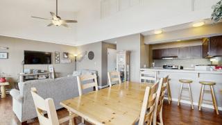 Crystal Beach Condo - Lake Views & Pool - 1