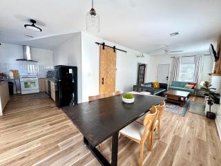 Newly Renovated W/ Large Walk-in Shower + W/D - 6