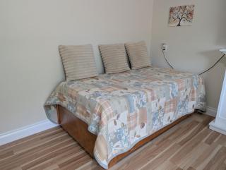 Luxurious, private bright suite - 2