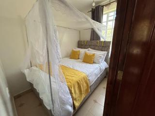 Secure 1BR, Fast Fibre WiFi , Parking and Quiet Area - 4