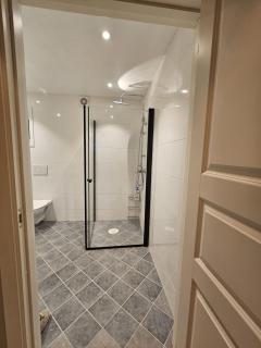 6-Bedroom Apartment with Scenic Views - 9