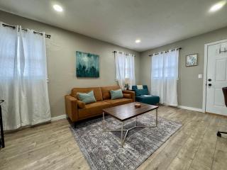 Near Wichita Airport and Downtown W Fenced Patio. - 8