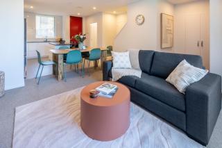 Spacious CBD Family Townhouse - Stadium and Parking - 1