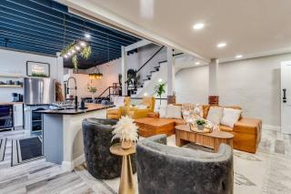 Luxury Downtown Loft | City Views + Private Sauna - 6