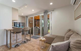 Beach House IVE, Romantic Escape with jacuzzi, pool & olive grove charm in Pomer, Istria - 3