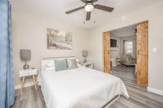 Nearby Downtown! In Unit W&D + Pullout Sofa - 8