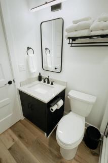 Walk To Intrust Bank Arena! - Modern Loft W/ W&D! - 9