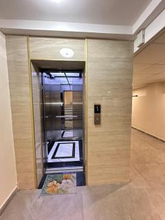 City view 3 bedrooms 5 beds elevator free laundry - 6