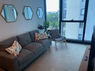 City Central Apartment, 10 Floors High by Stylish Stays - 9