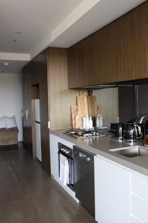 Bright Ascot Vale Nest - Free Parking & Balcony - 5