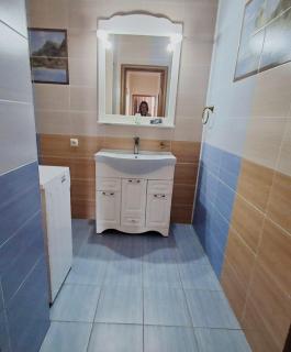 Уютная квартира у EXPO с паркингом Bereke Home - 2