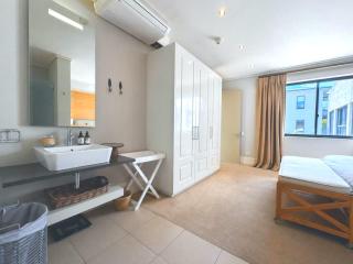 The Gallery 103 luxury one bedroom - 9
