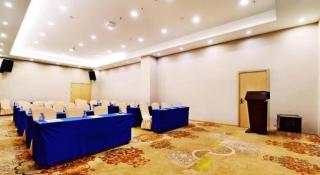 Kyriad Marvelous Hotel Yiyang Xiufeng Park - 4
