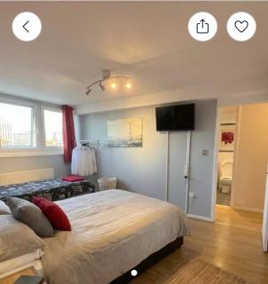 Next to Hilton - City Centre in Milton Street - "Home from Home" - Choice of Apartments with up to 4 Beds in Victoria Centre Shopping Centre - Full Kitchen - 24 Hours Access - Parking Cars or Vans from Five Pounds a Day - Sunday 1pm Check-out - 1