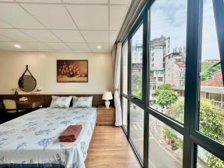City view 3 bedrooms 5 beds elevator free laundry - 0