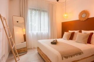 Cosy 1BR Apt with Pool, steps from Pereybere Beach - 4