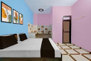 Spot On Moonlight Hotel - 2