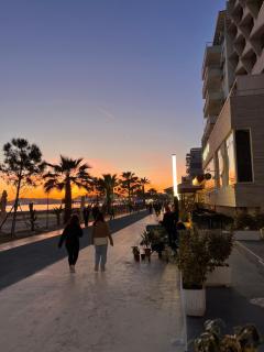 Sun, Sea and Serenity - Beachfront Apt with Sunset Views and Soothing Waves - 5