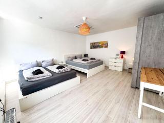 Top-Wohnung fuer Gruppen 15 min zum Alex Parken - 8