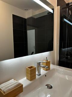 Riviera Living - Stylish 1BR Apartment - 4min walking from Monaco - 2