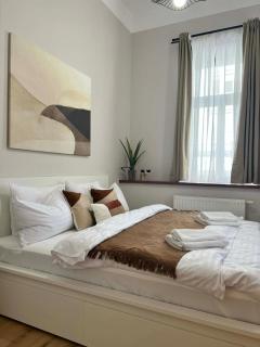 The Noble Suite at Gozsdu Courtyard - 2BR - Pool - 8