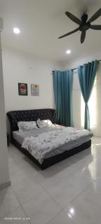 Adleena Homestay - 3
