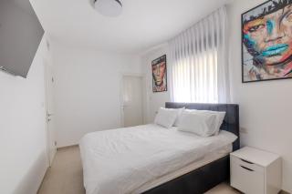Wonderful 3-BDR in Kiryat Haim BY MadrigalRentals - 2