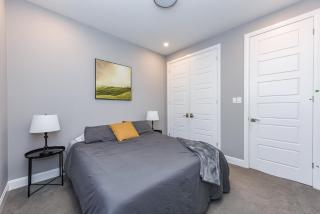 4Bed-Luxury Home, Pool Table, Backyard, Sleeps 12 - 8