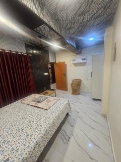 Richard's Homestay -Classy AC Rooms - 5
