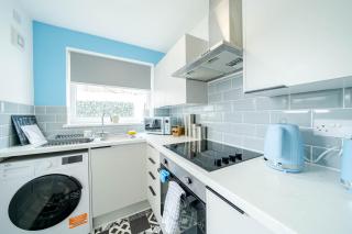 Stylish 3 Bedroom House in Liverpool by Eason Stays with Free Parking and Sleeps up to 7 Guests - 7