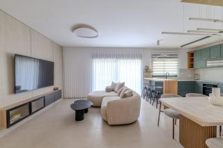 Wonderful 3-BDR in Kiryat Haim BY MadrigalRentals - 3