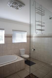Shores Keep - Self Catering Home - 9