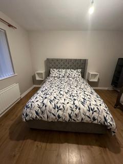 Cosy spacious 3 bedroom house - 4