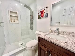 Renovated Rooms 10-min to Finch Subway Near Yonge St - 3