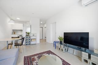 Sunny minimalist flat with balcony - 7