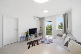 Sunny minimalist flat with balcony - 4