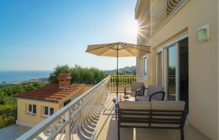 Nice Apartment In Split - 3