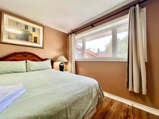 Renovated Rooms 10-min to Finch Subway Near Yonge St - 6