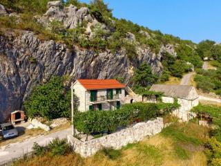 Holiday house with a parking space Podaspilje, Omis - 25690 - 9