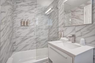 Suite with Kitchenette Near Beach - 5