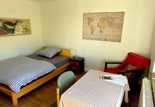 Ruhiges Zimmer mit Gartenblick Nähe Klinikum - 2