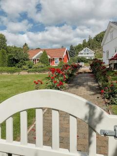 Charming Red House At Sandvika Beach, Sande - 7