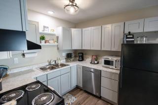 Near St. Francis Med | Easy Access to I-135 W/ W&D - 7