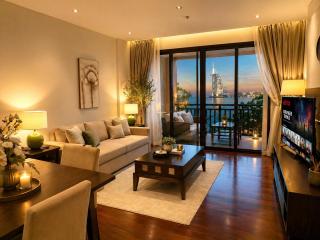 Palm Escape Beachfront 1BR in Royal Amwaj Burj View & Private Balcony - 8