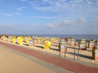 Strandnixe 204 mit 2 Schlafzimmer, Fahrstuhl, 3 x TV und Westbalkon,Geschirrspüler , PKW Stellplatz, Wlan ! - 1