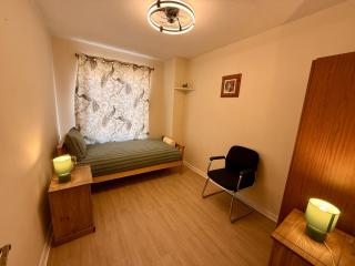 Spacious 3 BR Home & Private Parking - 4