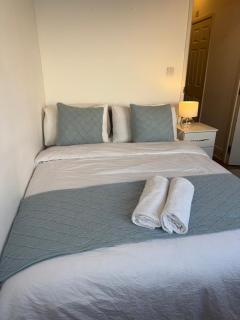 Stylish Studio with Separate Kitchen Near Wimbledon Station - 6