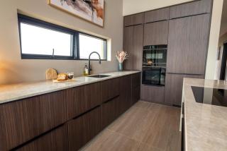 Modern Aurora Retreat - 4
